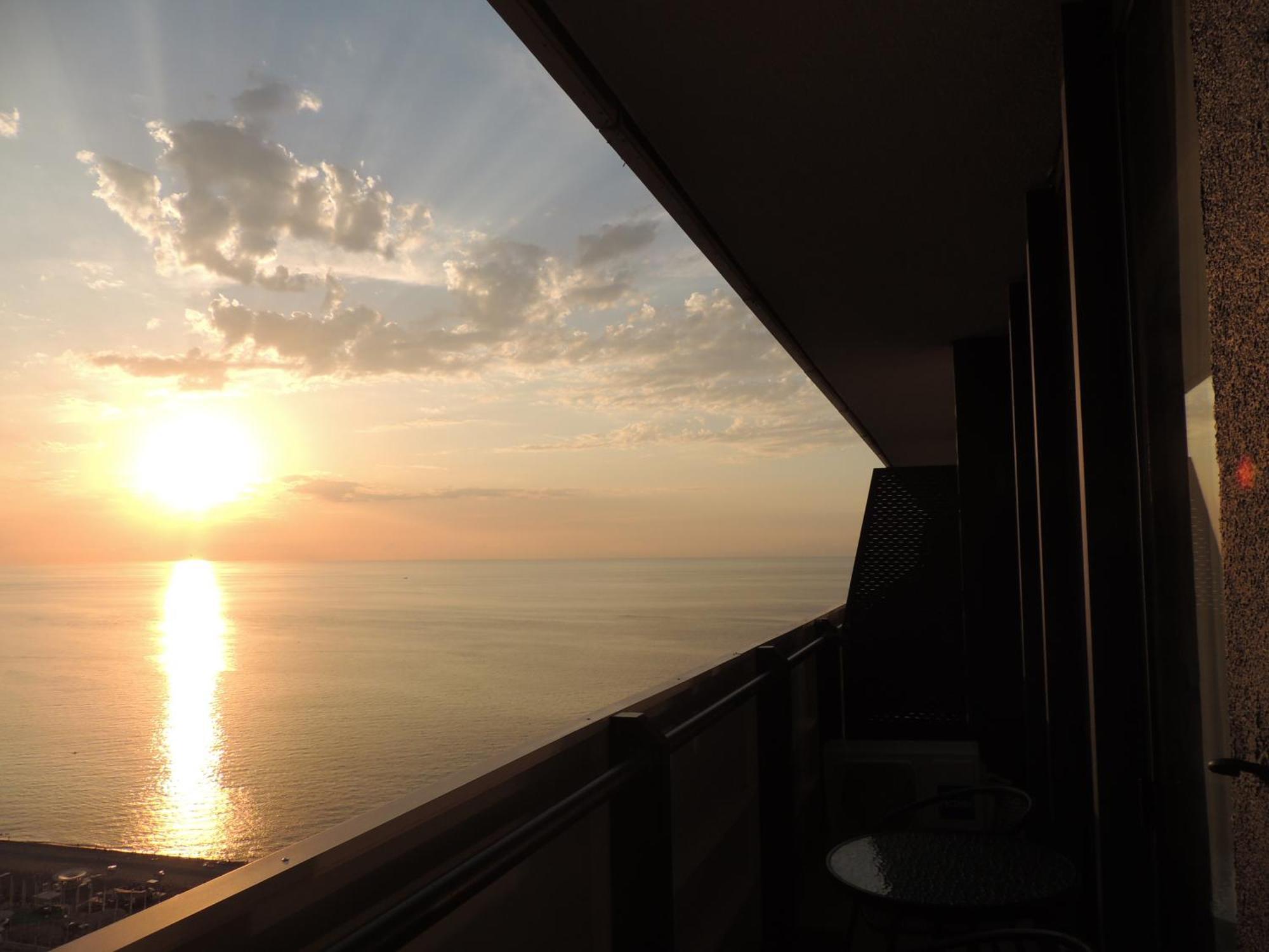 Orbi City Superhost Batumi Esterno foto